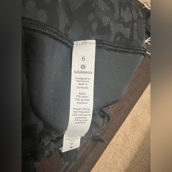 Lululemon Set Top and Bottom - Picture 15 of 16